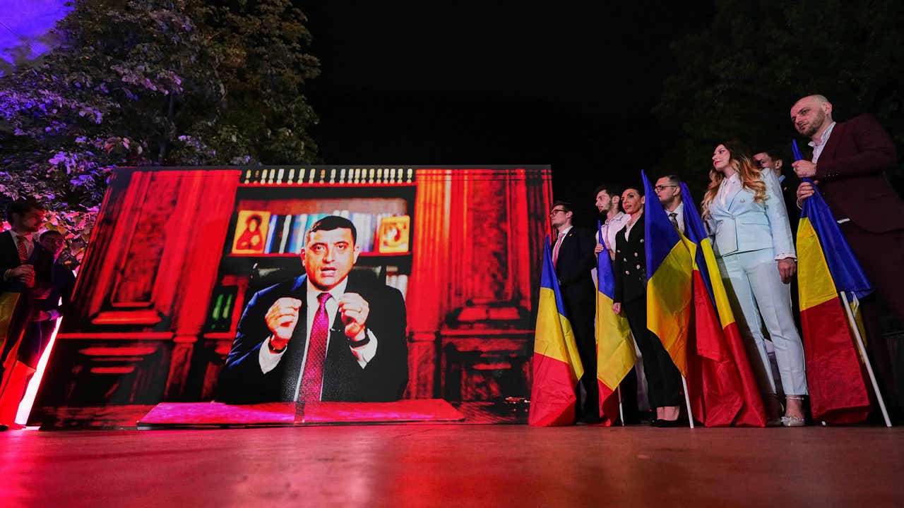 El ultranacionalista Simion arrasa en la primera vuelta de las elecciones de Rumania con el 40% de los votos