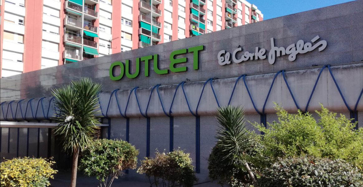 la empresa echa el cierre de dos de sus tiendas más emblemáticas