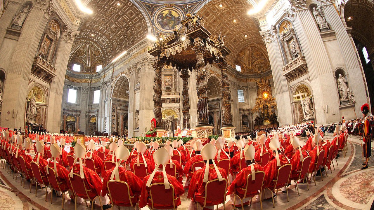 el Vaticano apagará la red móvil y requisará los teléfonos a los cardenales