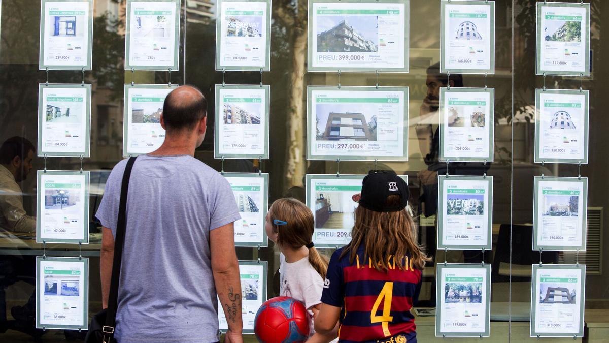 Una abogada explica los riesgos de hipotecarse sin ahorros previos: «Terminas hasta arriba…»