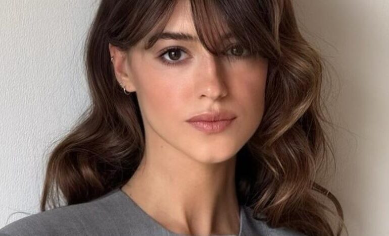 Cortes de pelo con flequillo tendencia para primavera que favorecen a todo el mundo
