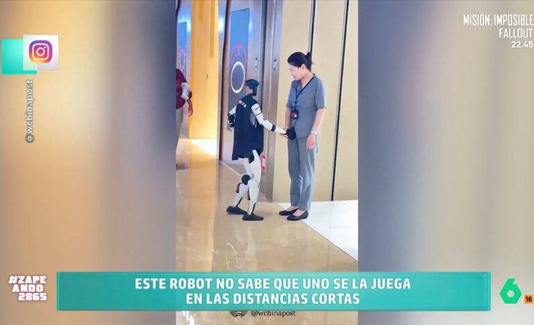 Dani Mateo, al ver a un robot tomarse demasiadas ‘confianzas’ con una enfermera: «Es el modelo Pajares»