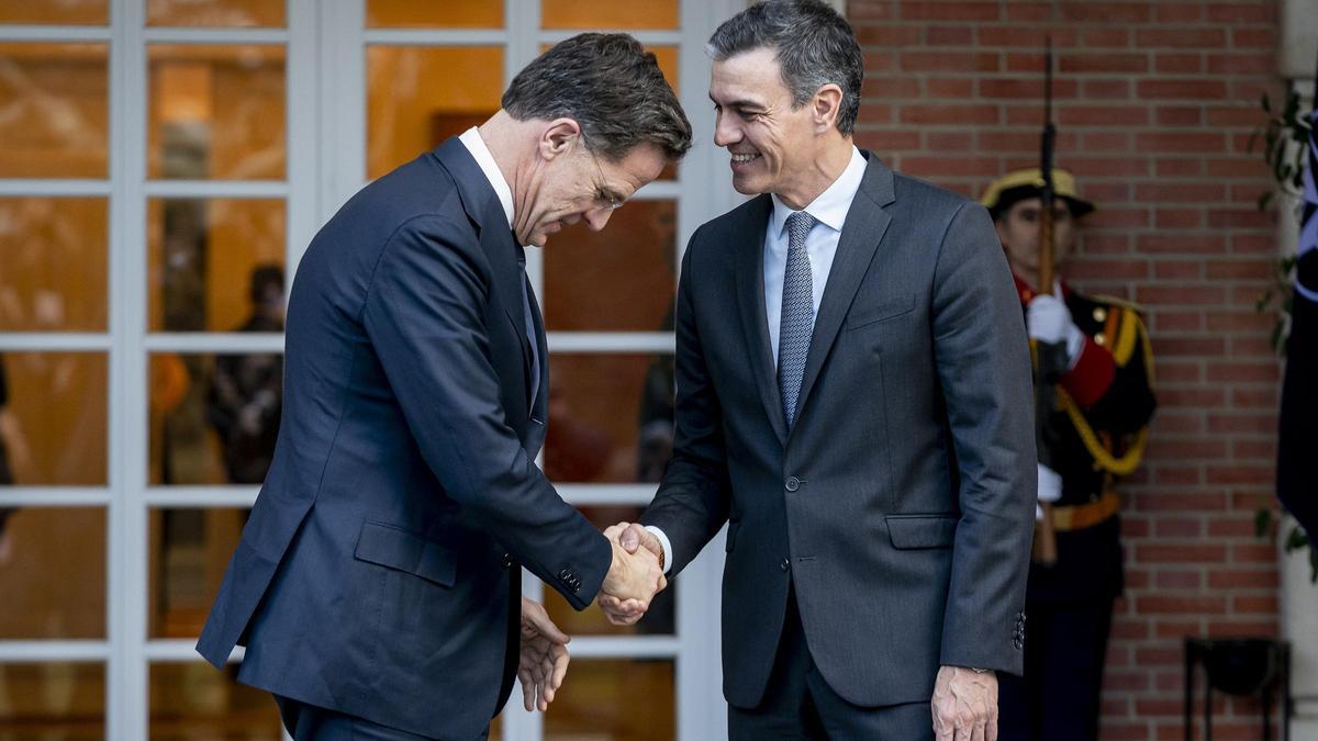 El secretario general de la OTAN dice que «sin duda» España elevará el gasto en defensa hasta el 5% del PIB