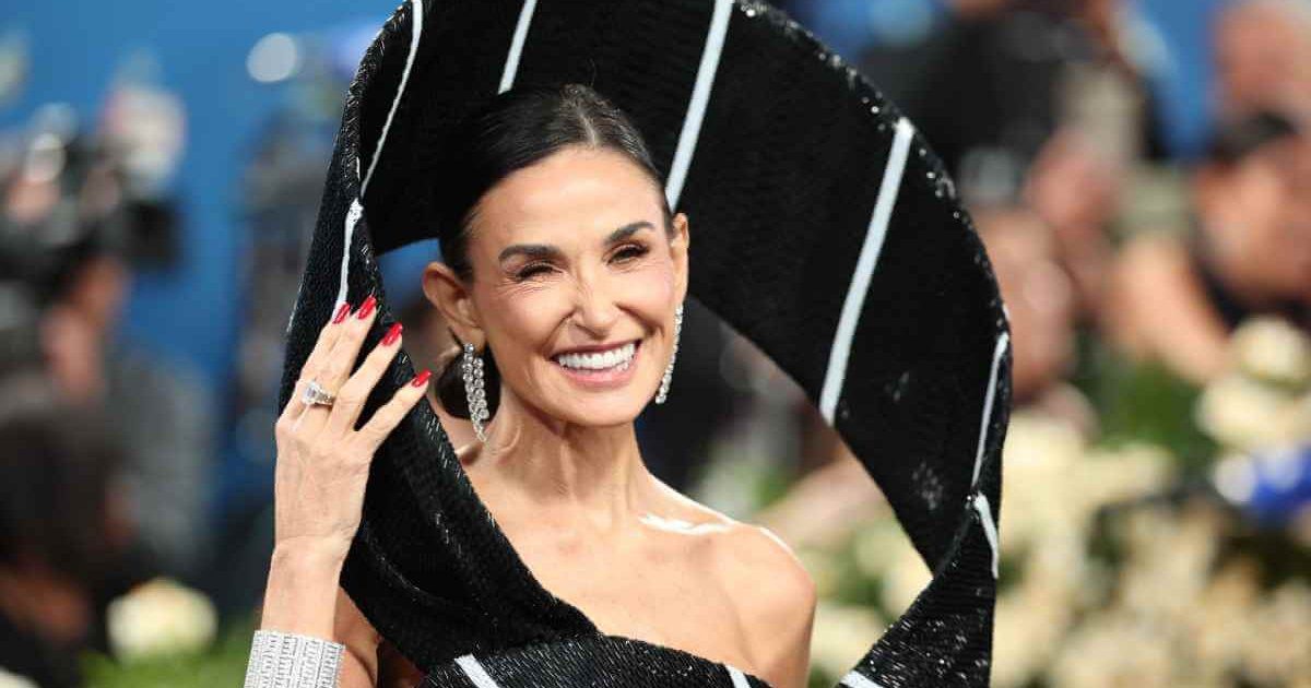 Demi Moore nos recuerda la elegancia atemporal de esta manicura en la MET Gala 2025