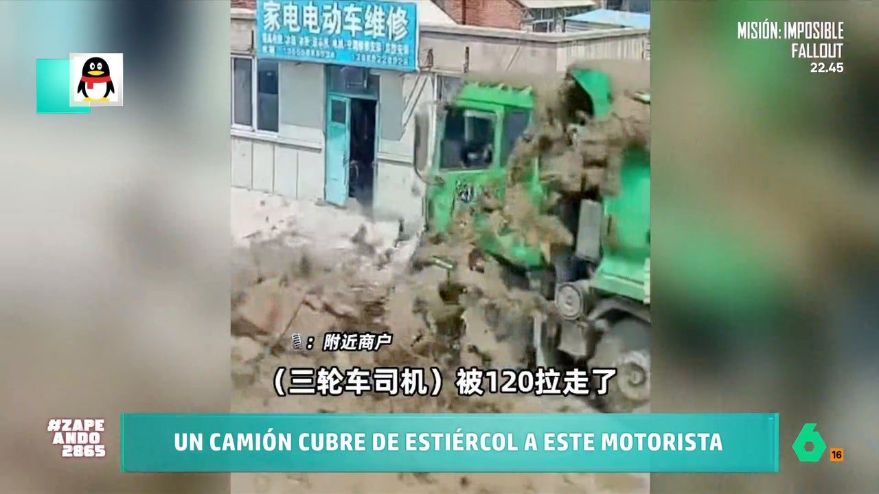 «¿Ves como hay que llevar el casco puesto?