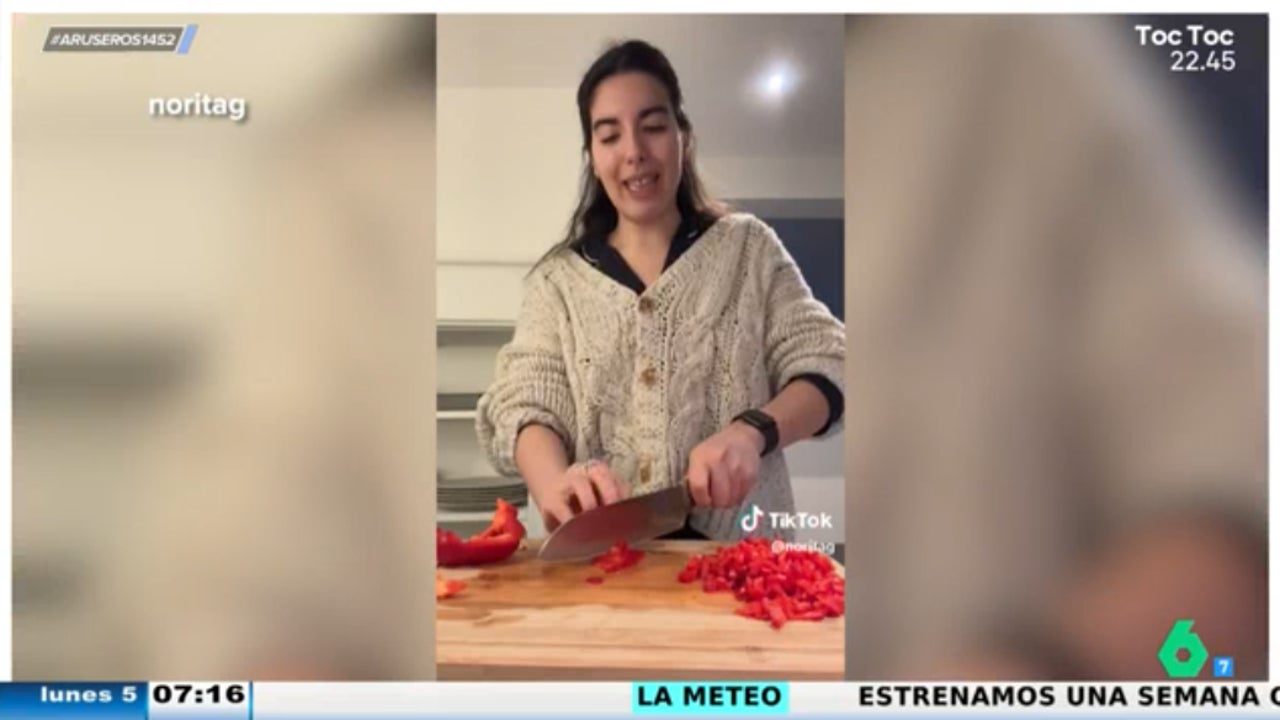 Puré de patata con guisantes o judías cocidas y salchichas