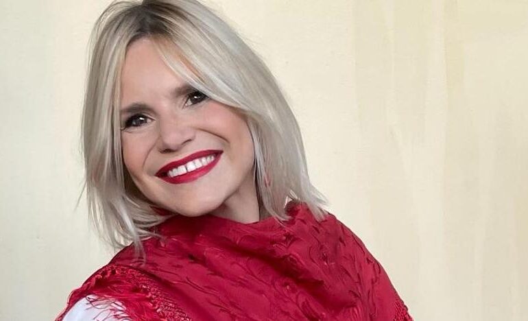Eugenia Martínez de Irujo ha llevado el labial rojo perfecto en la Feria de Abril y sabemos cuál es