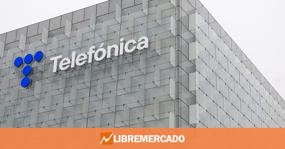 Telefónica pierde 1.731 millones hasta marzo por Argentina y Perú, pero confirma previsiones y dividendo