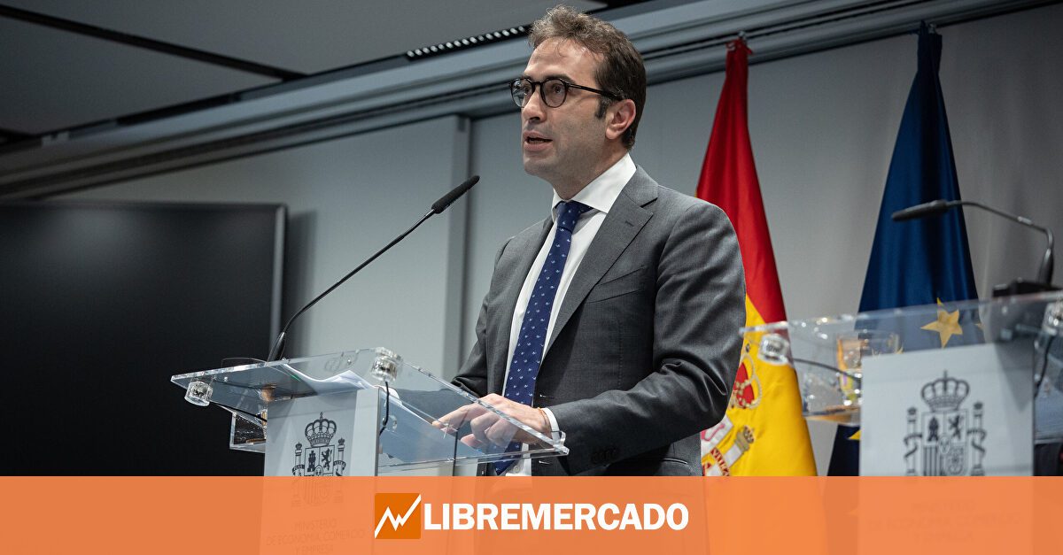 El Gobierno decide intervenir la OPA del BBVA sobre el Sabadell