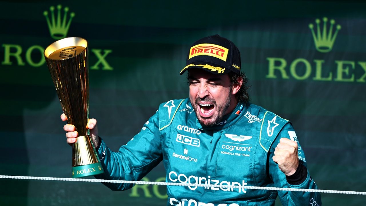 Una exjefa de la Fórmula 1 rememora los podios de Alonso en 2023 con Aston Martin: «El éxito fue…»