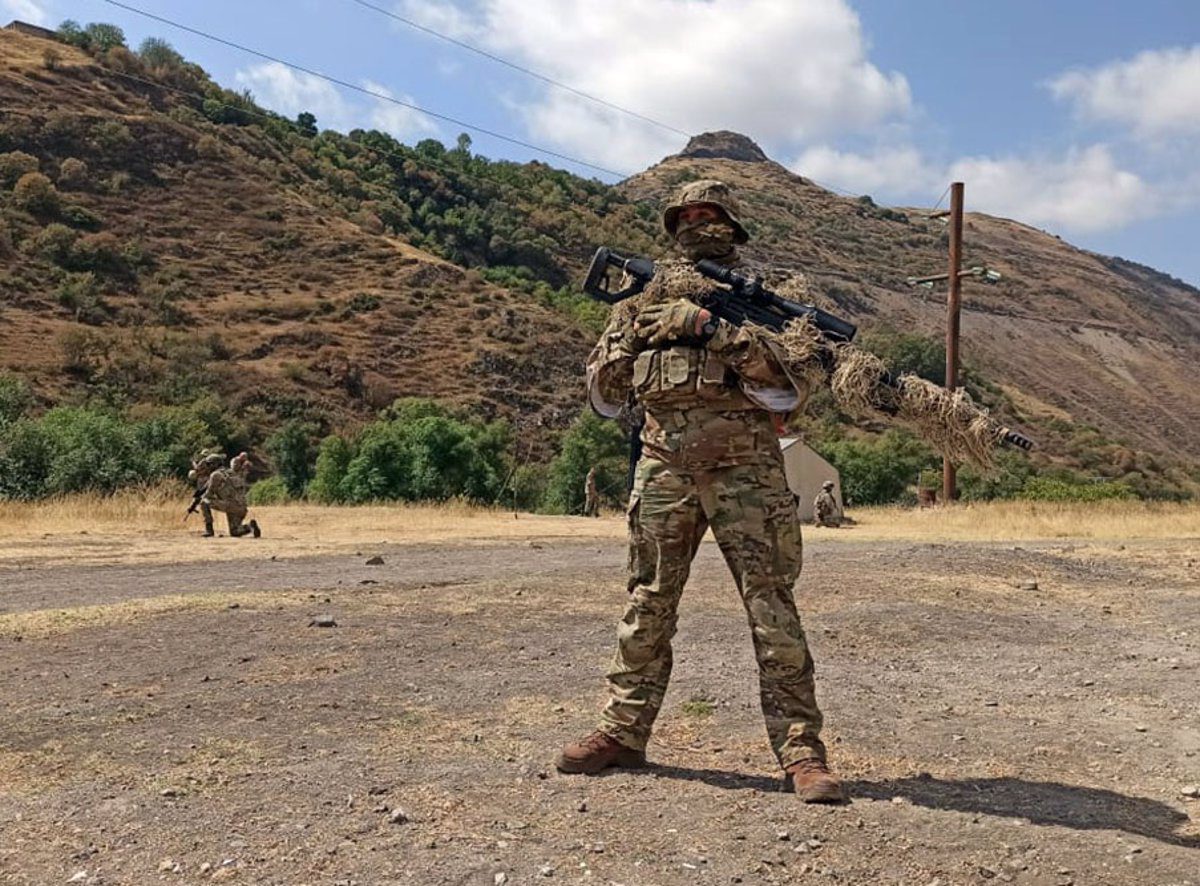 Armenia y Azerbaiyán cruzan acusaciones tras un intercambio de disparos en la frontera