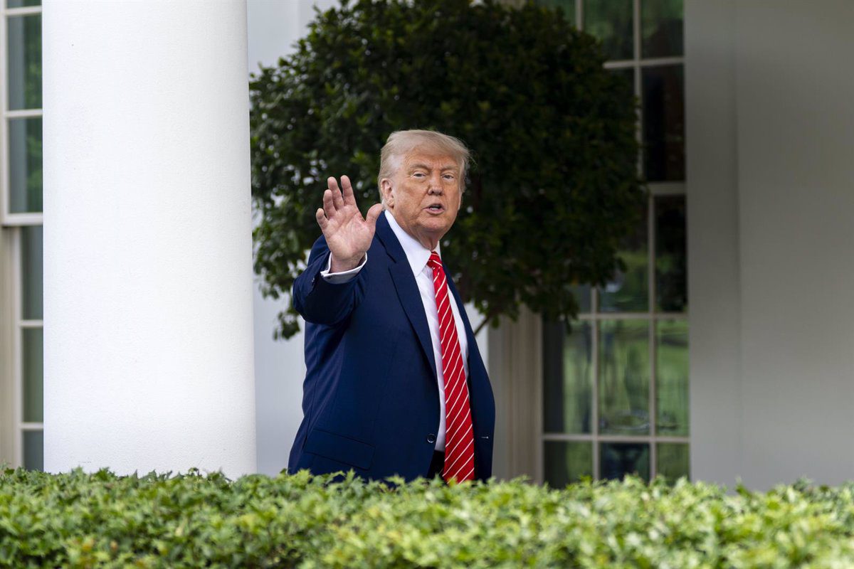 Trump saca pecho del acuerdo de alto el fuego entre Pakistán e India y asegura que evitó un «conflicto nuclear»