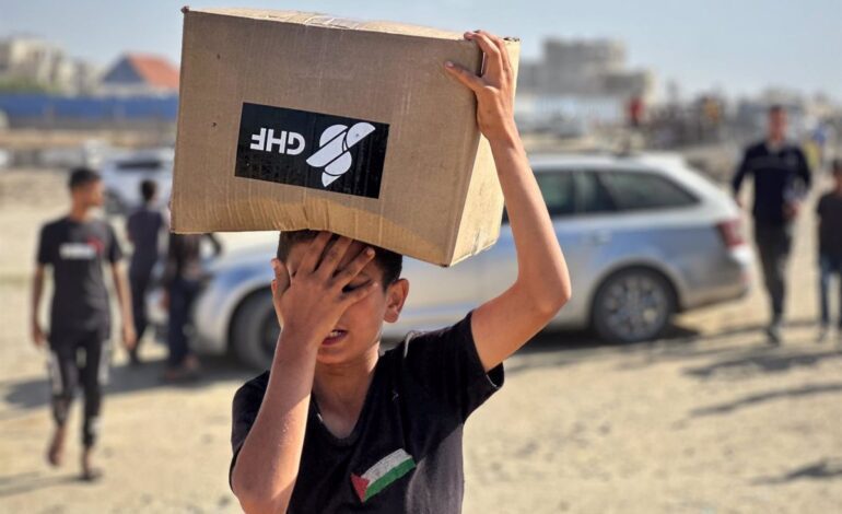 Las autoridades de Gaza denuncian que el Ejército de Israel ha matado a diez palestinos que recogían ayuda