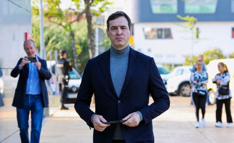 La jueza acelera el caso contra David Sánchez y le abre juicio oral junto al presidente de la Diputación de Badajoz