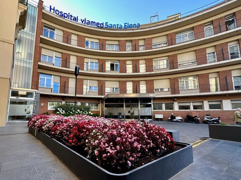 Delia Cortés, chirurgien oncologique: 