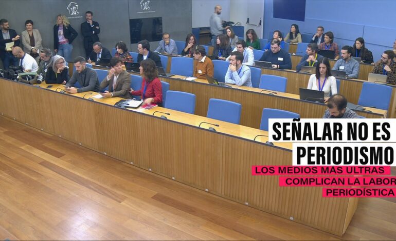 así operan los agitadores ultras disfrazados de periodistas en el Congreso