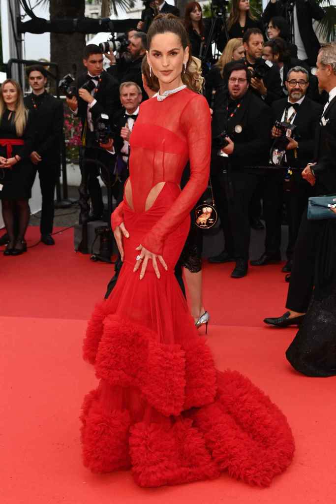 Izabel Goulart en la alfombra roja del Festival de Cine de Cannes en 2023