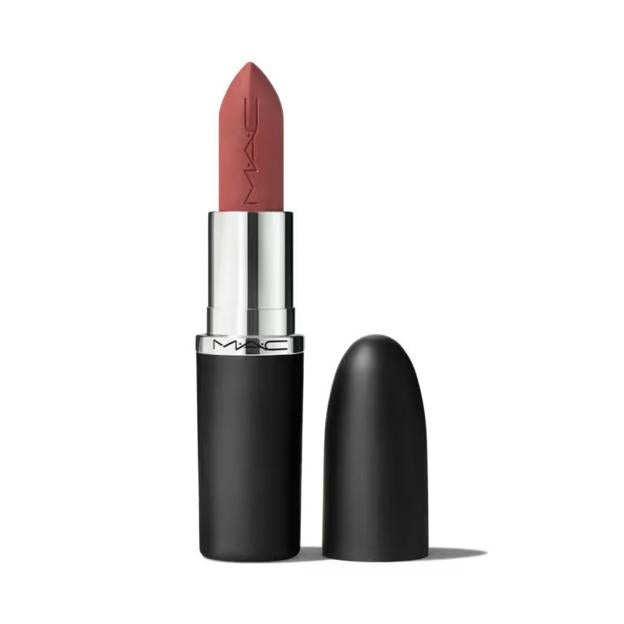 El lápiz labial macximal sedoso mate con un felpa Mac Velvet. Precio: 21.60 euros