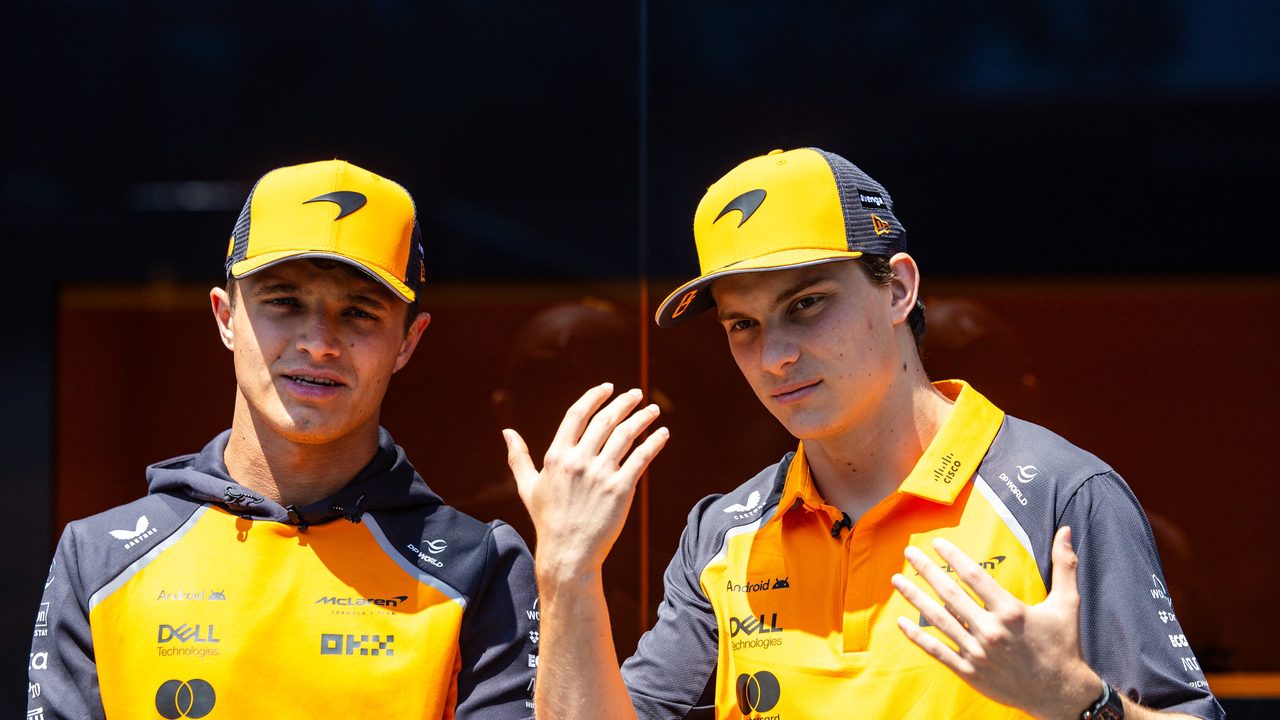 Un excampeón de F1 dispara contra McLaren sin piedad: «Eso es debilidad»