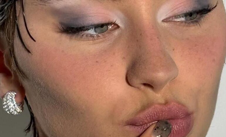 Soy editora de belleza y estos son mis esenciales de maquillaje que compraría una y otra vez