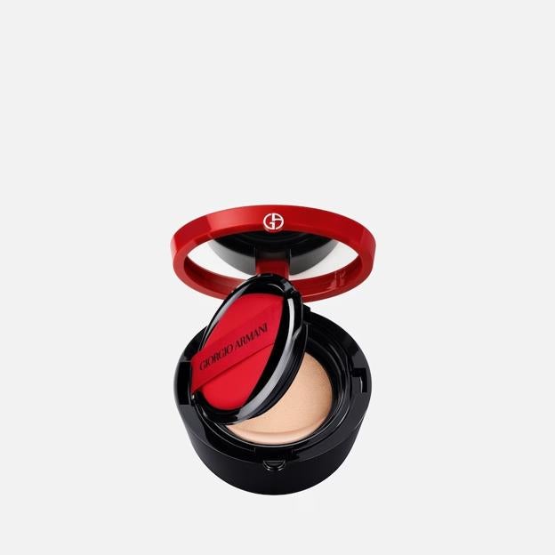 Base de maquillaje de cojín rojo de Giorgio Armani.
