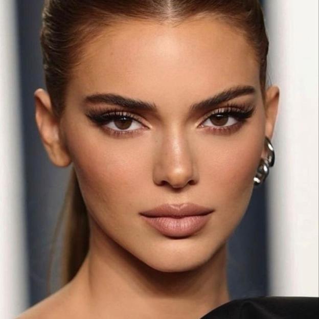 Kendall Jenner con el efecto de maquillaje Foxy Eye