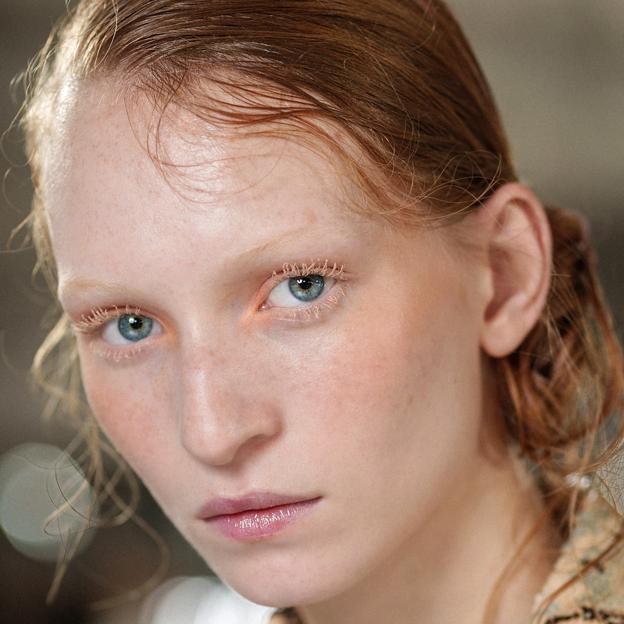 Zara lanza el lápiz perfecto para hacer pecas en tu cara en segundos