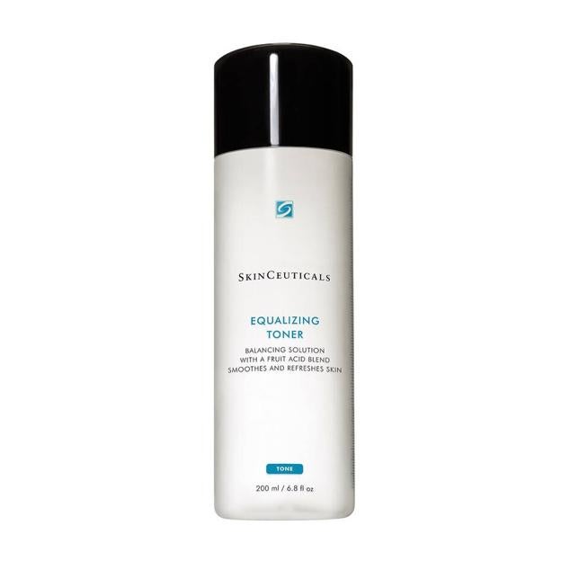 SkinCeuticals igualando el tóner.