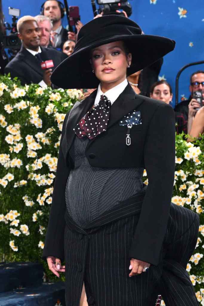 Rihanna en la alfombra roja de la Gala Met 2025 (Foto: Gtres).