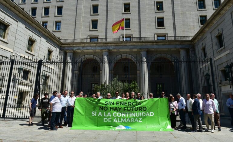 Aagesen planta a los alcaldes de los municipios afectados por el cierre de Almaraz