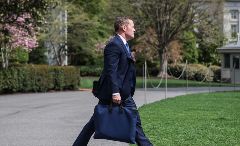 Mike Waltz deja el cargo de asesor de Seguridad Nacional en el Gobierno de Trump tras el escándalo del ‘Signalgate’