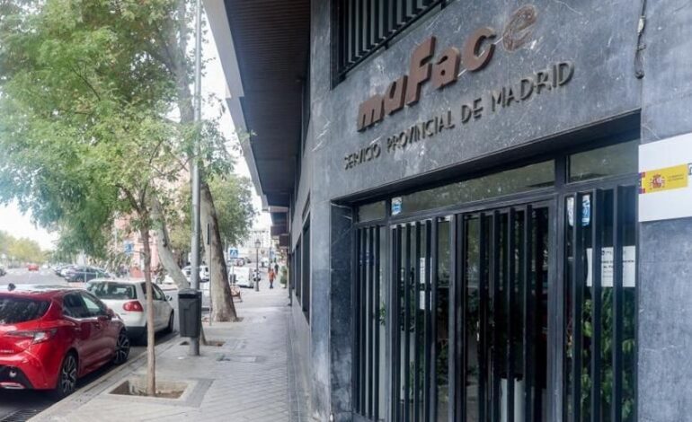 Denuncian un tijeretazo a la red de hospitales de Muface días después de la puesta en marcha del nuevo concierto