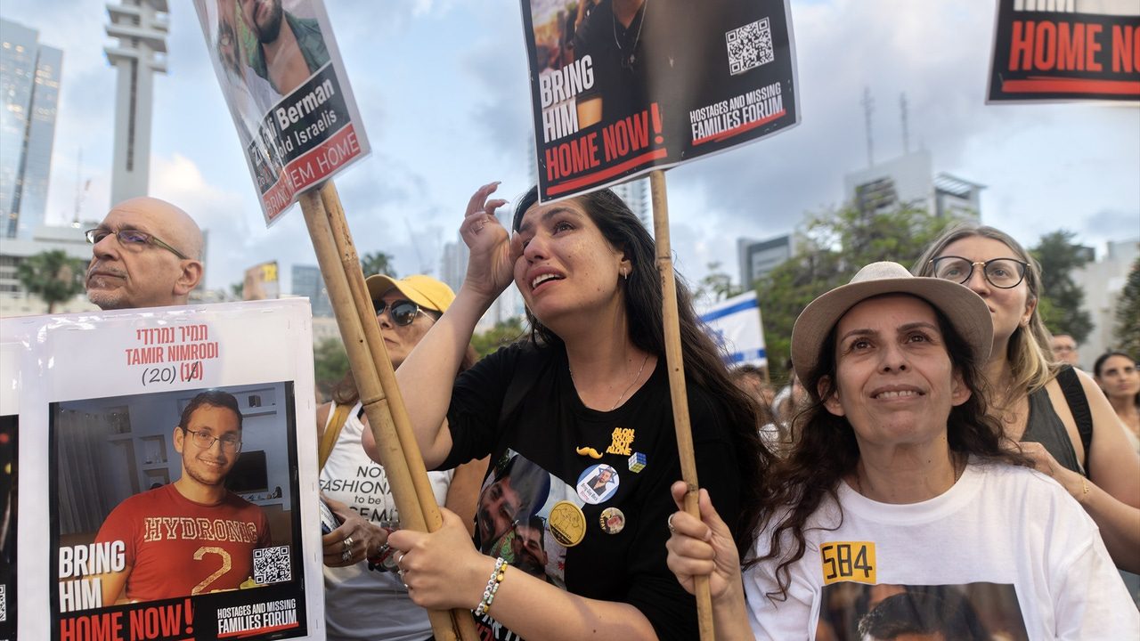 ofrece la entrega de 10 rehenes y 18 cadáveres a cambio de un alto el fuego y presos palestinos