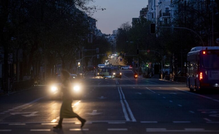 Un 60% de la población asegura que fue «insuficiente» la información transmitida por el Gobierno durante el apagón