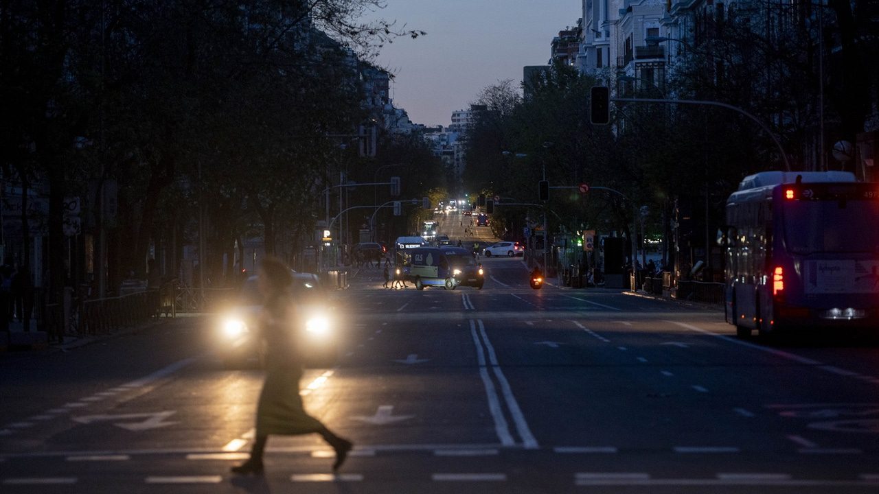 Un 60% de la población asegura que fue «insuficiente» la información transmitida por el Gobierno durante el apagón