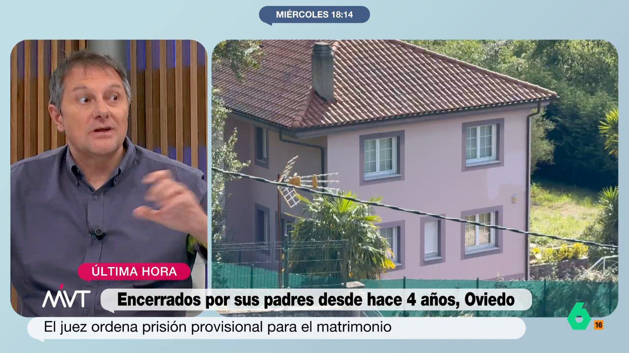 Se quedaron ensimismados con un caracol, como si no lo hubieran visto nunca