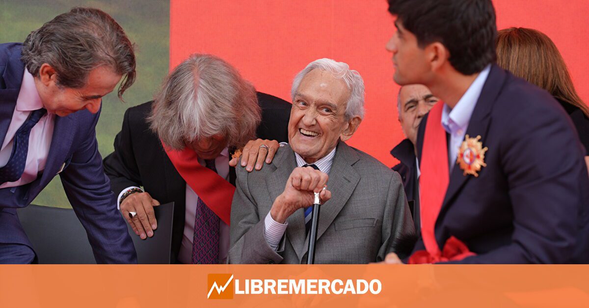 «Maestro del pensamiento económico liberal»: Pedro Schwartz recibe la Gran Cruz de Orden del Dos de Mayo