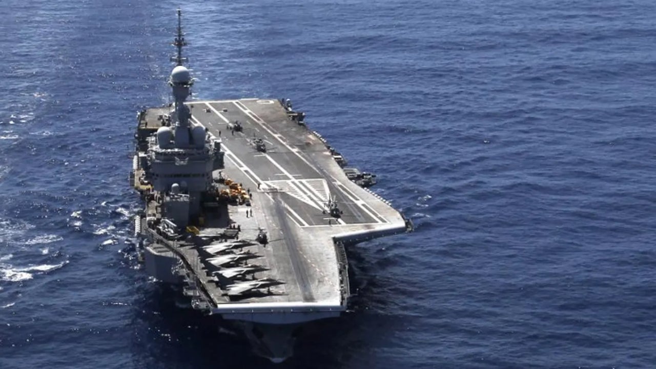 Francia prepara un portaaviones nuclear sin precedentes