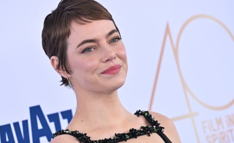 Emma Stone deslumbra en Cannes con el vestido boho por excelencia