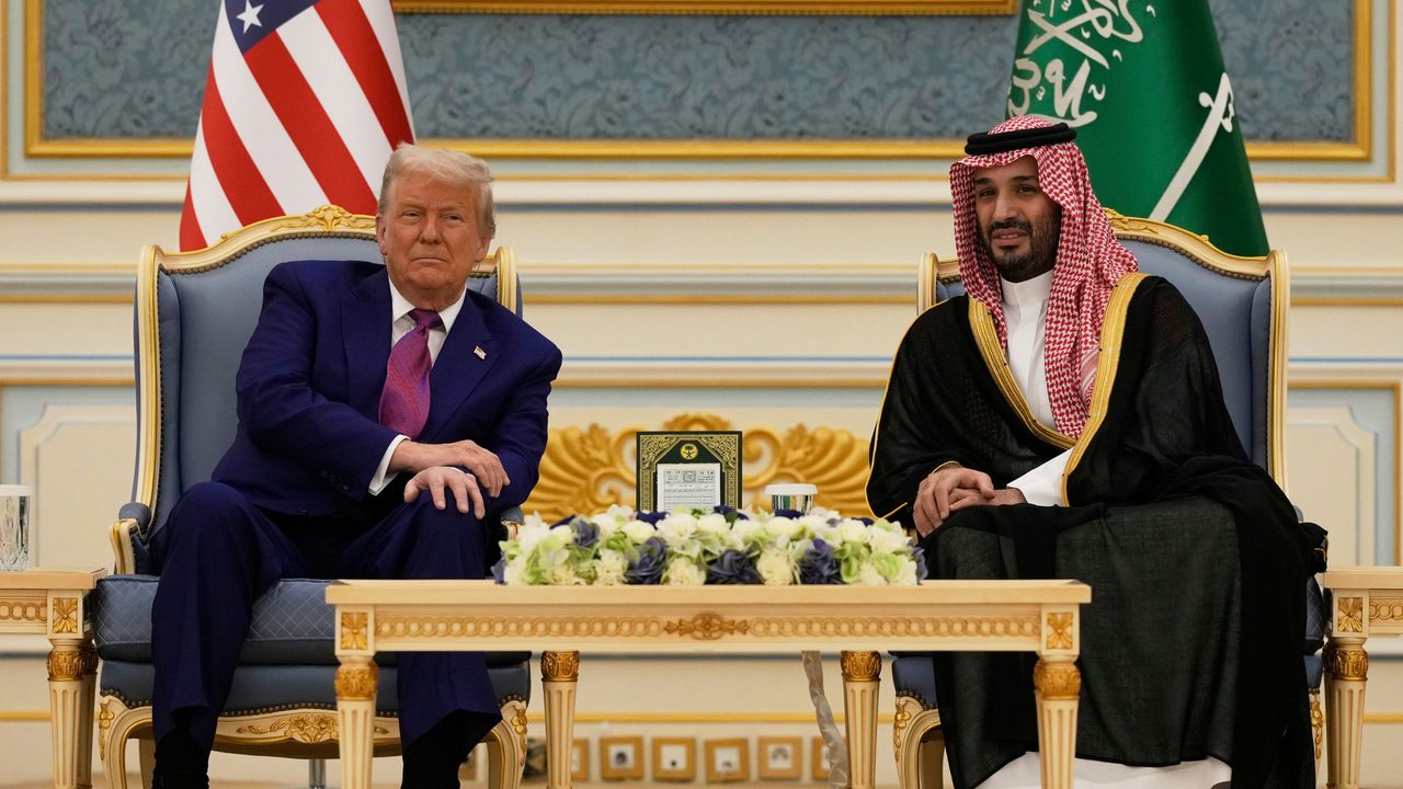 un Trump en su salsa llega a Riad en busca de inversiones, contratos y millones de dólares