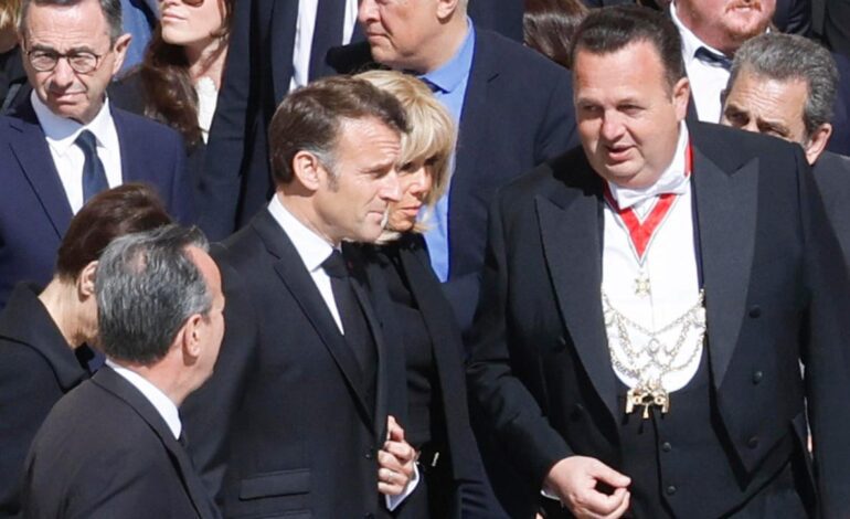 Francia y China aprovechan la ausencia de papa presionando al Vaticano para favorecer sus intereses