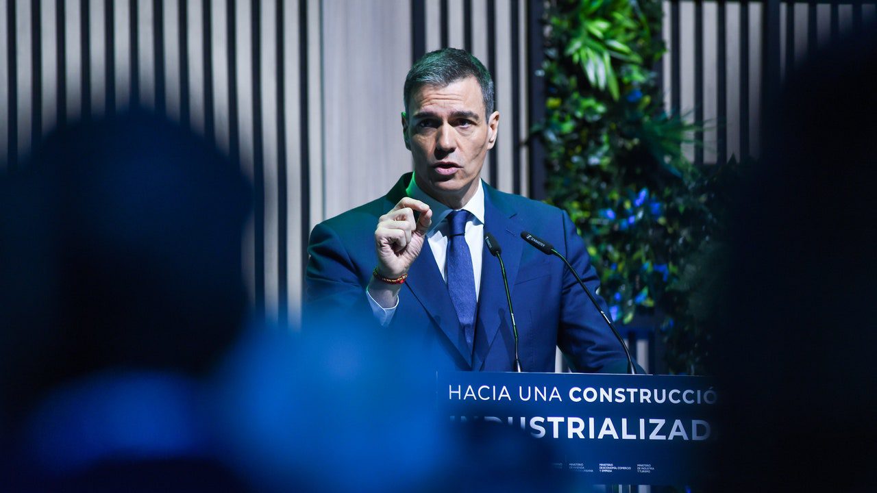 El Gobierno explica su "referéndum asambleario" sobre la OPA: abierto a cualquiera que se sienta afectado y en una semana