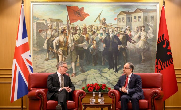 Humillación diplomática a Starmer en Albania por su política migratoria