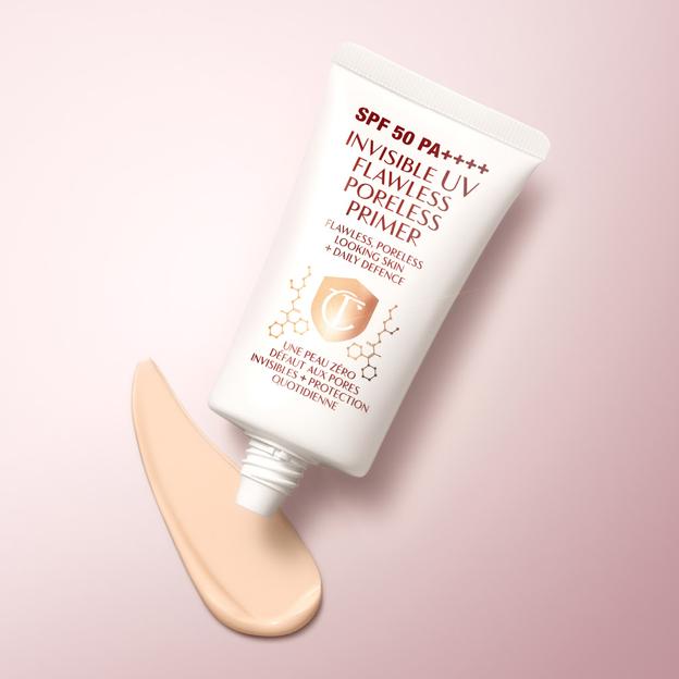 Invisible UV Flawless Porless First SPF 50 PA ++++ de Charlotte Tilboury.