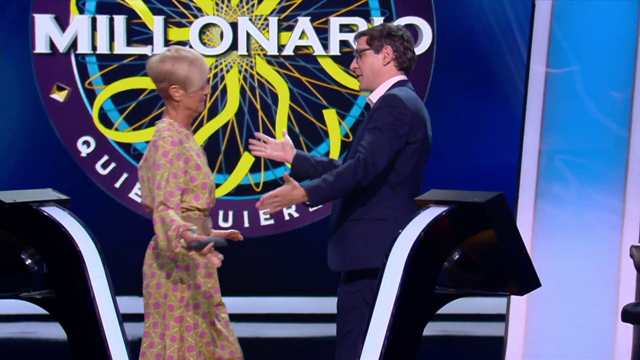 la reacción de Juanra Bonet al saludo de esta concursante de ¿Quién quiere ser millonario?
