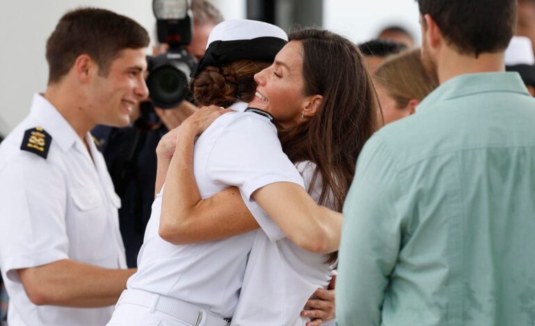 El emotivo reencuentro entre la reina Letizia y la princesa Leonor en su visita a Panamá