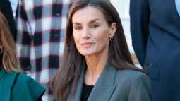 Queen Letizia encontró los pantalones perfectos para esta primavera