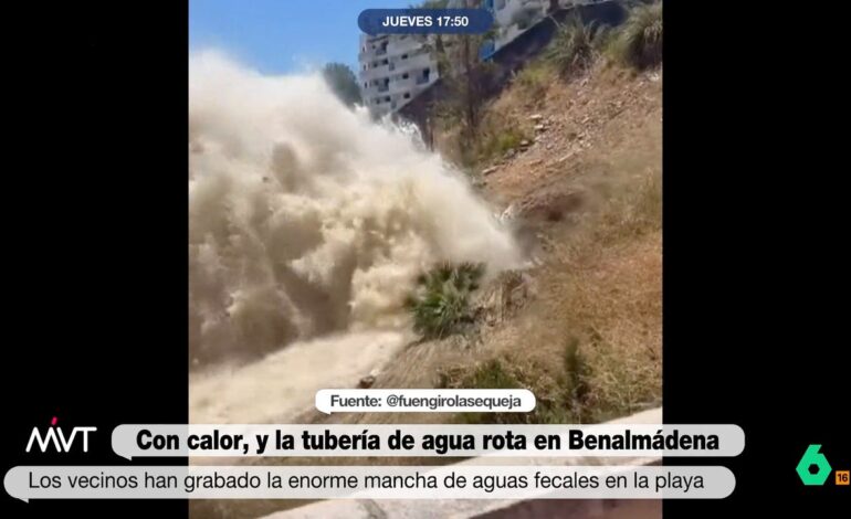 La rotura de una tubería en Benalmádena deja un espectacular chorro de aguas fecales que llega hasta la playa