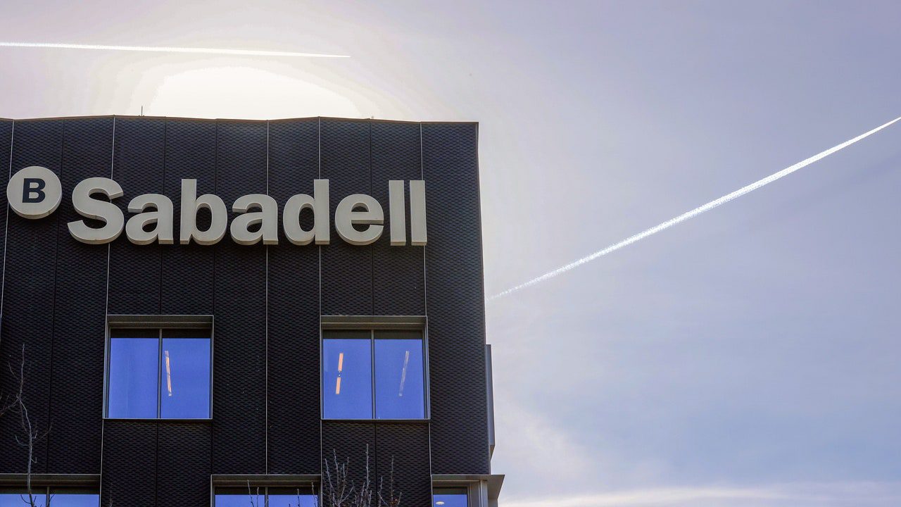 El Sabadell carga contra la metodología de la CNMC para aprobar la OPA