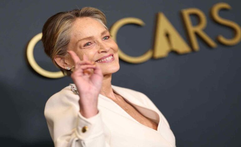 Sharon Stone acaba de confesar cuáles son los dos únicos productos que utiliza para cuidar su piel a sus 67 años y estamos en shock
